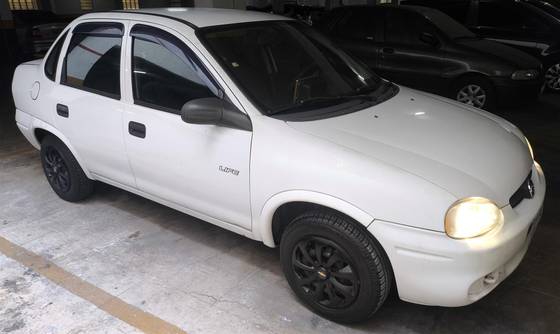 CHEVROLET CLASSIC 1.0 MPFI LIFE 8V FLEX 4P MANUAL CHEVROLET CLASSIC 1.0 MPFI LIFE 8V FLEX 4P MANUAL